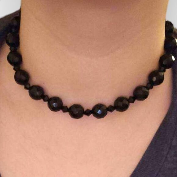 Single Strand Elegant Beaded Stretch Choker Necklace - Picture 5 of 5